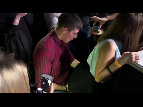 ❤️ Sesso reale in un nightclub russo. Ragazza russa di 18 anni nell'ano e nella vagina scopata in un nightclub Porno duroal it.truedating.top ❌